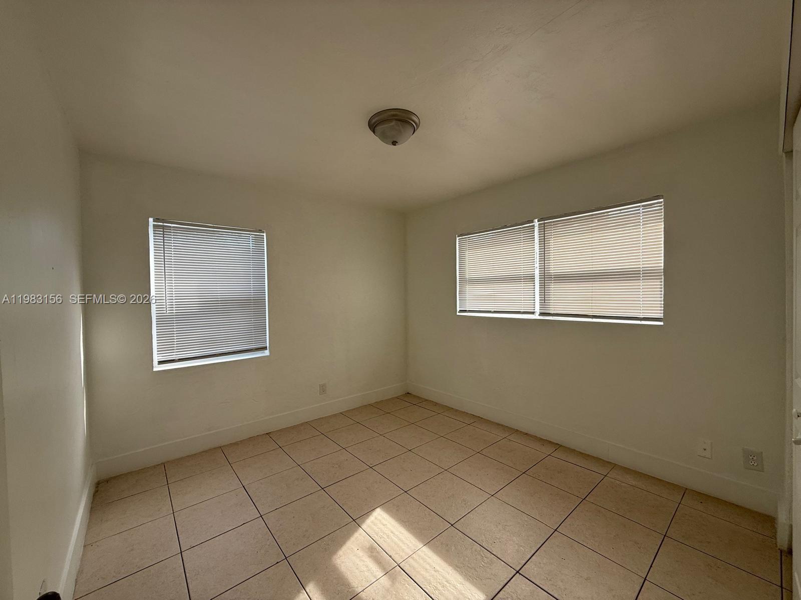 LAUDERDALE MANORS AMD PLA - Residential Lease