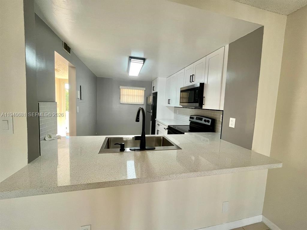 SHERWOOD SQUARE CONDOMINI - Residential