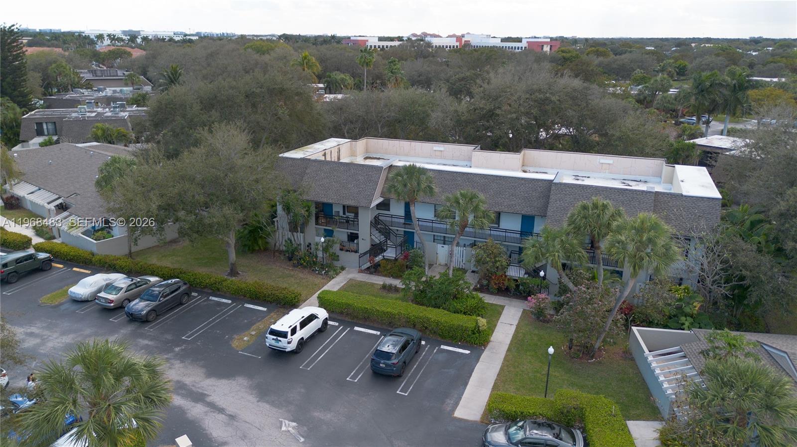 DELRAY OAKS CONDO - Residential