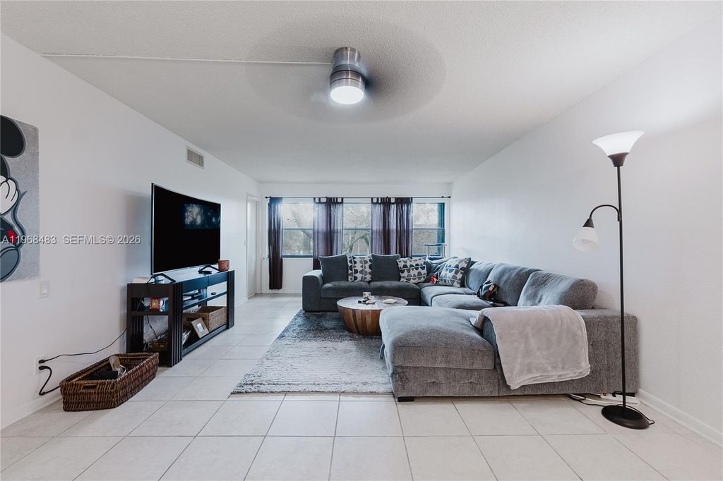 Photo of 2906 SW 21st Ter #312D, Delray Beach, FL 33445 (MLS # A11968483)