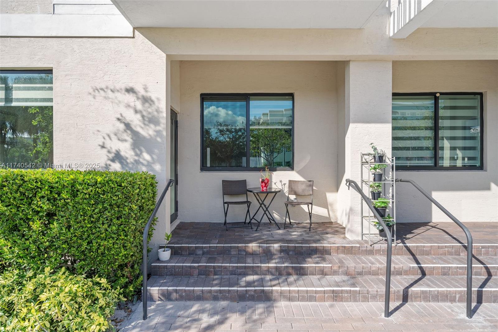 DOWNTOWN DORAL SOUTH PHAS - Residential