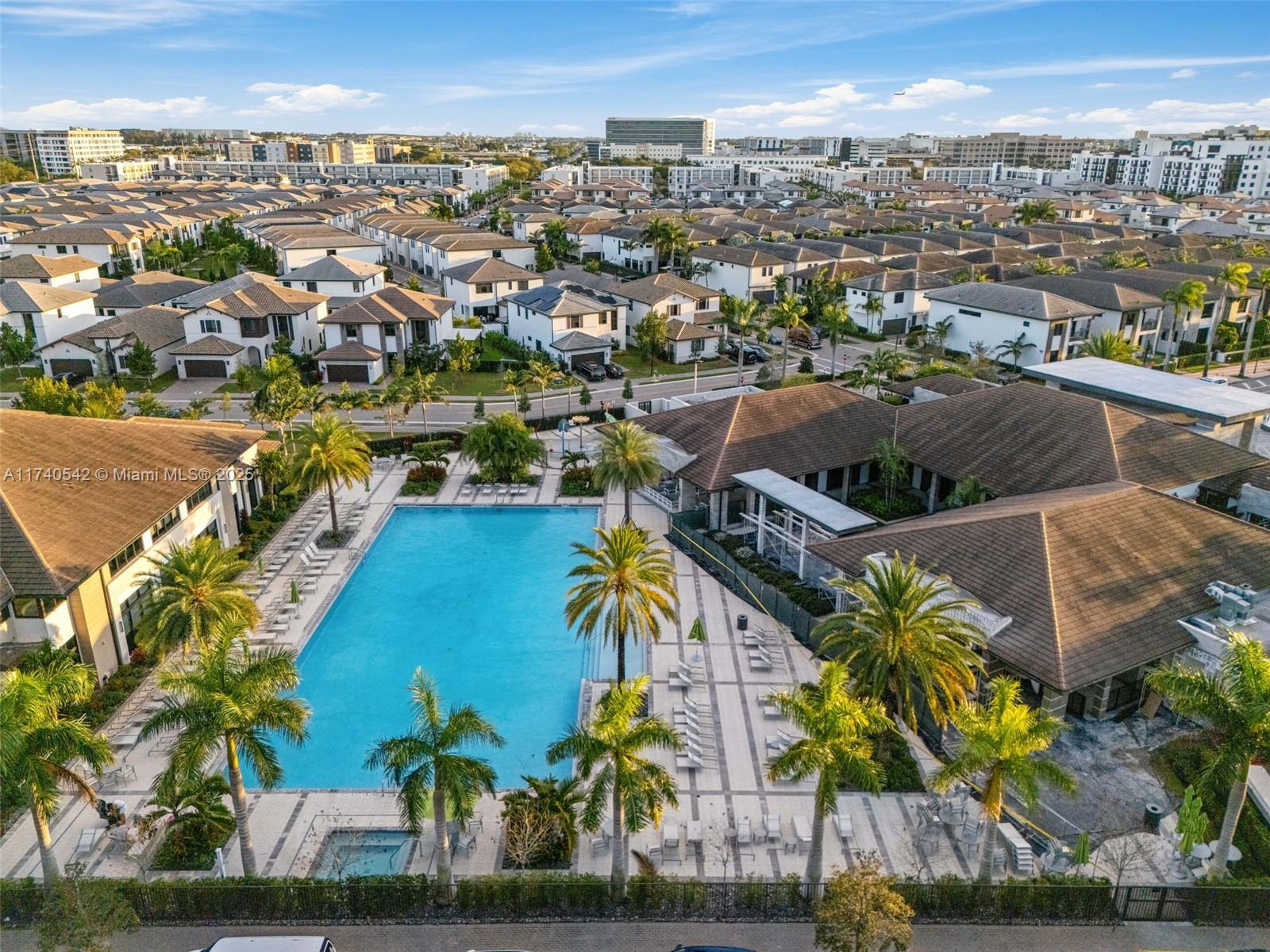 DOWNTOWN DORAL SOUTH PHAS - Residential