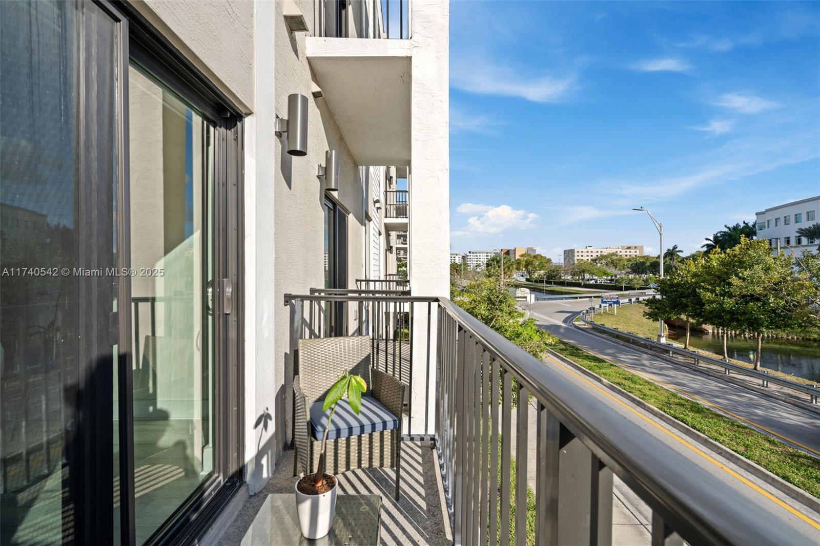 DOWNTOWN DORAL SOUTH PHAS - Residential