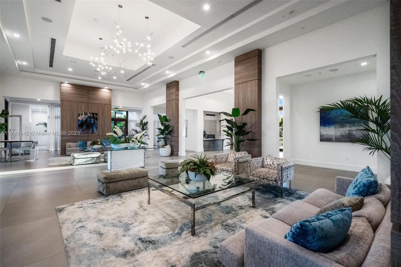 DOWNTOWN DORAL SOUTH PHAS - Residential
