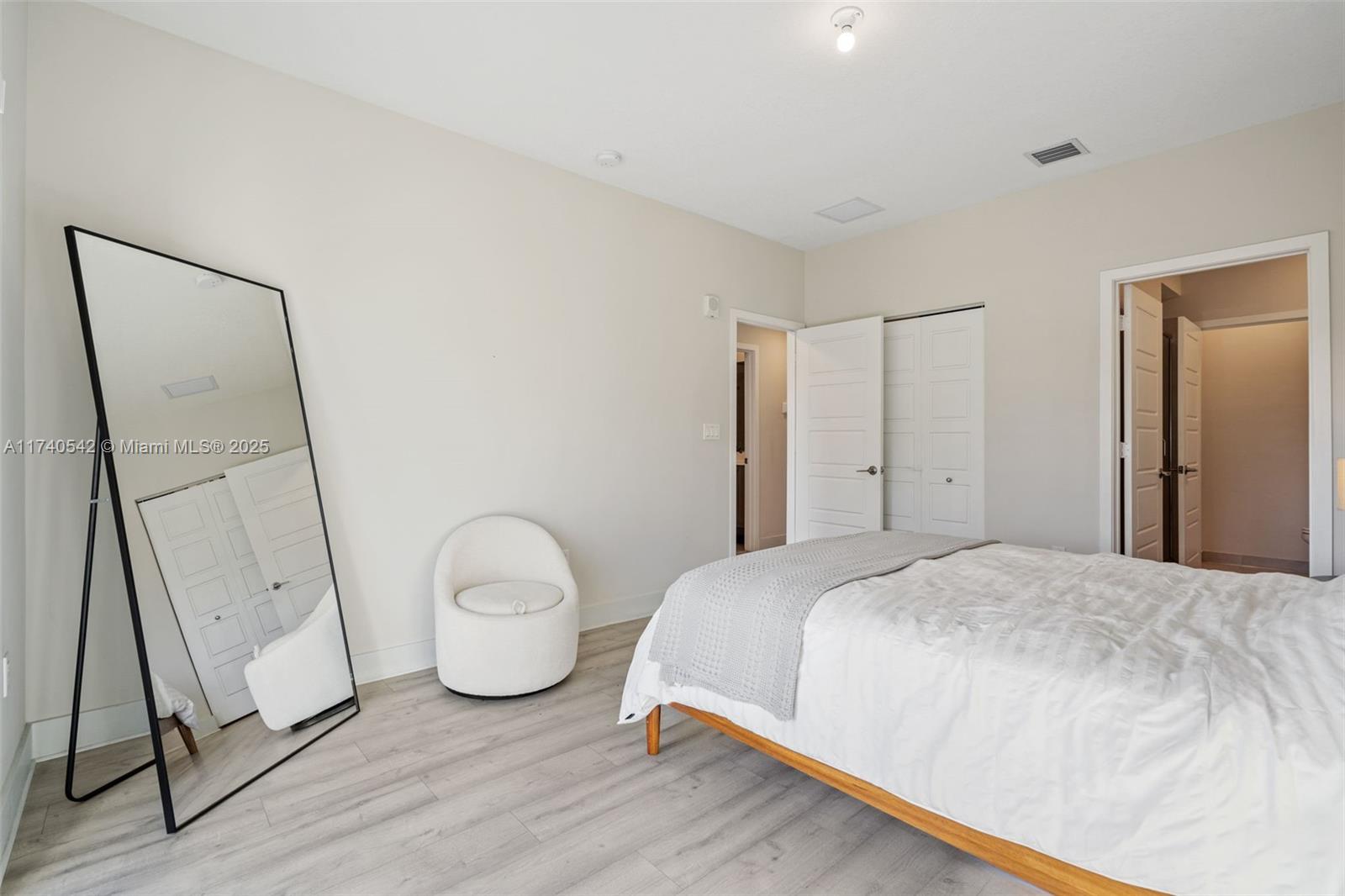 DOWNTOWN DORAL SOUTH PHAS - Residential