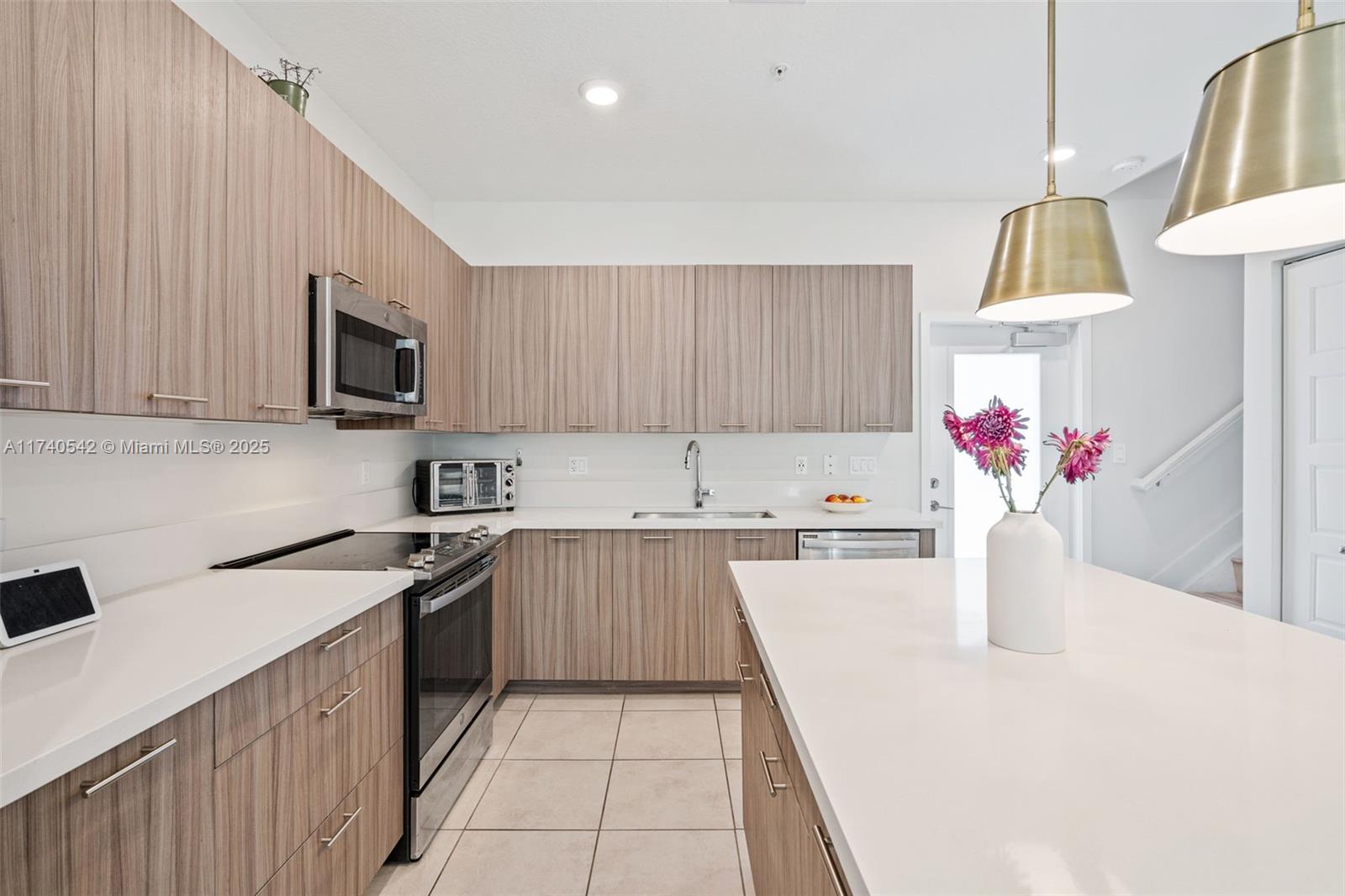 DOWNTOWN DORAL SOUTH PHAS - Residential