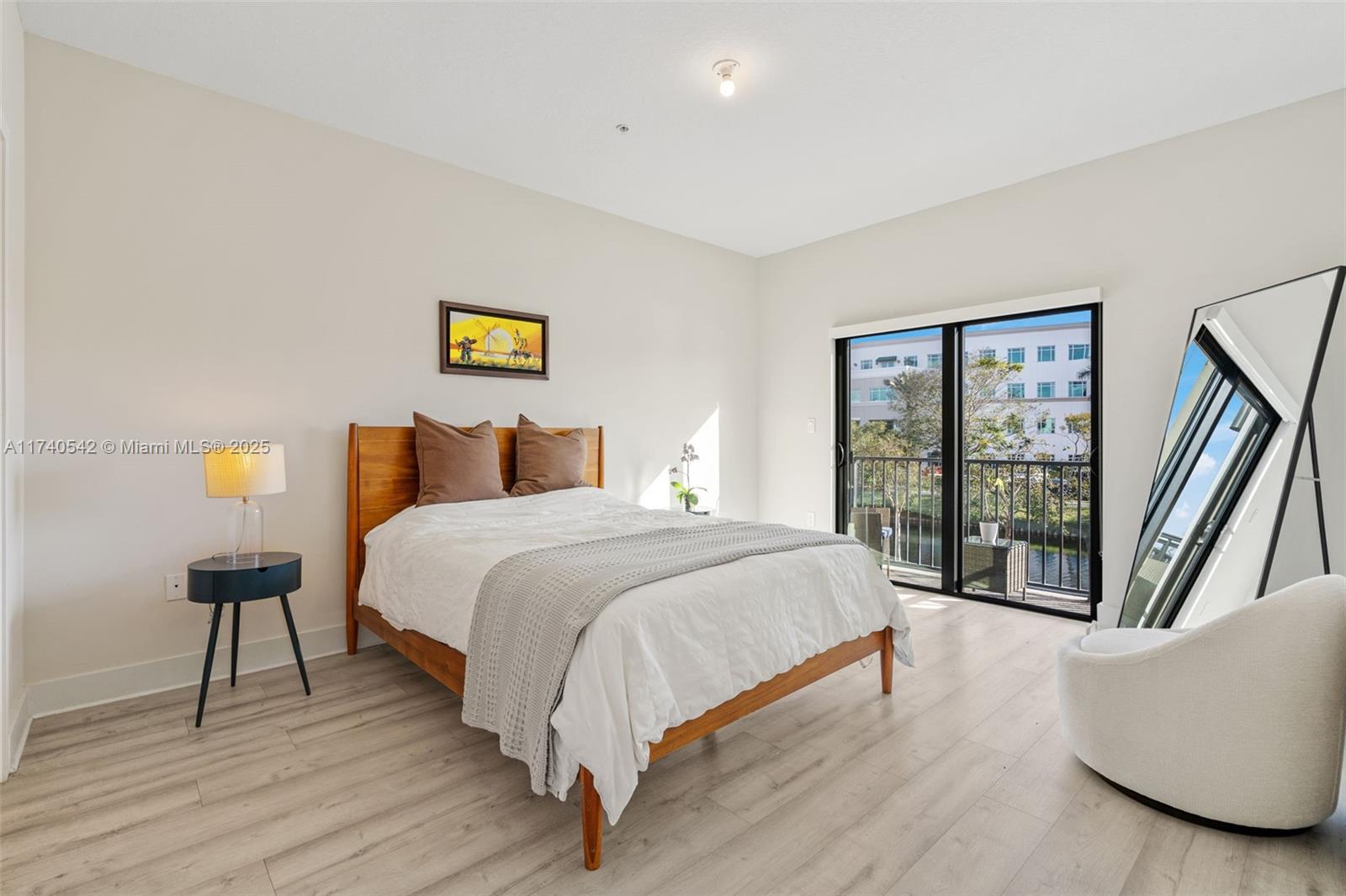DOWNTOWN DORAL SOUTH PHAS - Residential