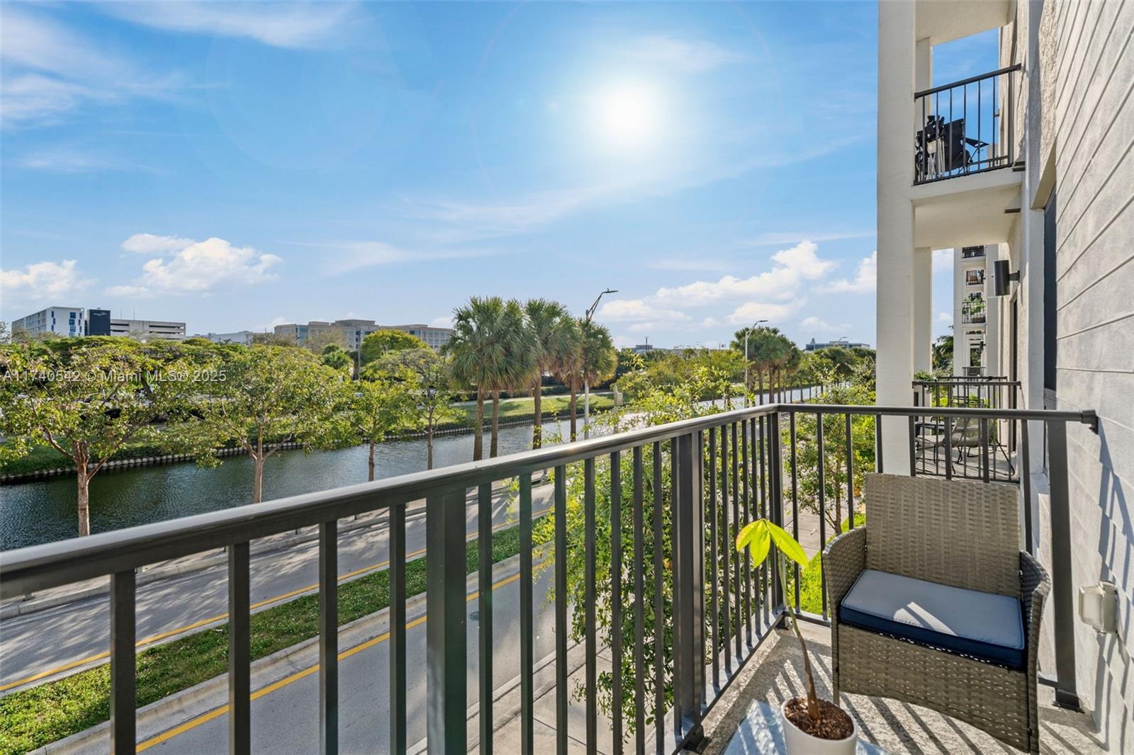 DOWNTOWN DORAL SOUTH PHAS - Residential