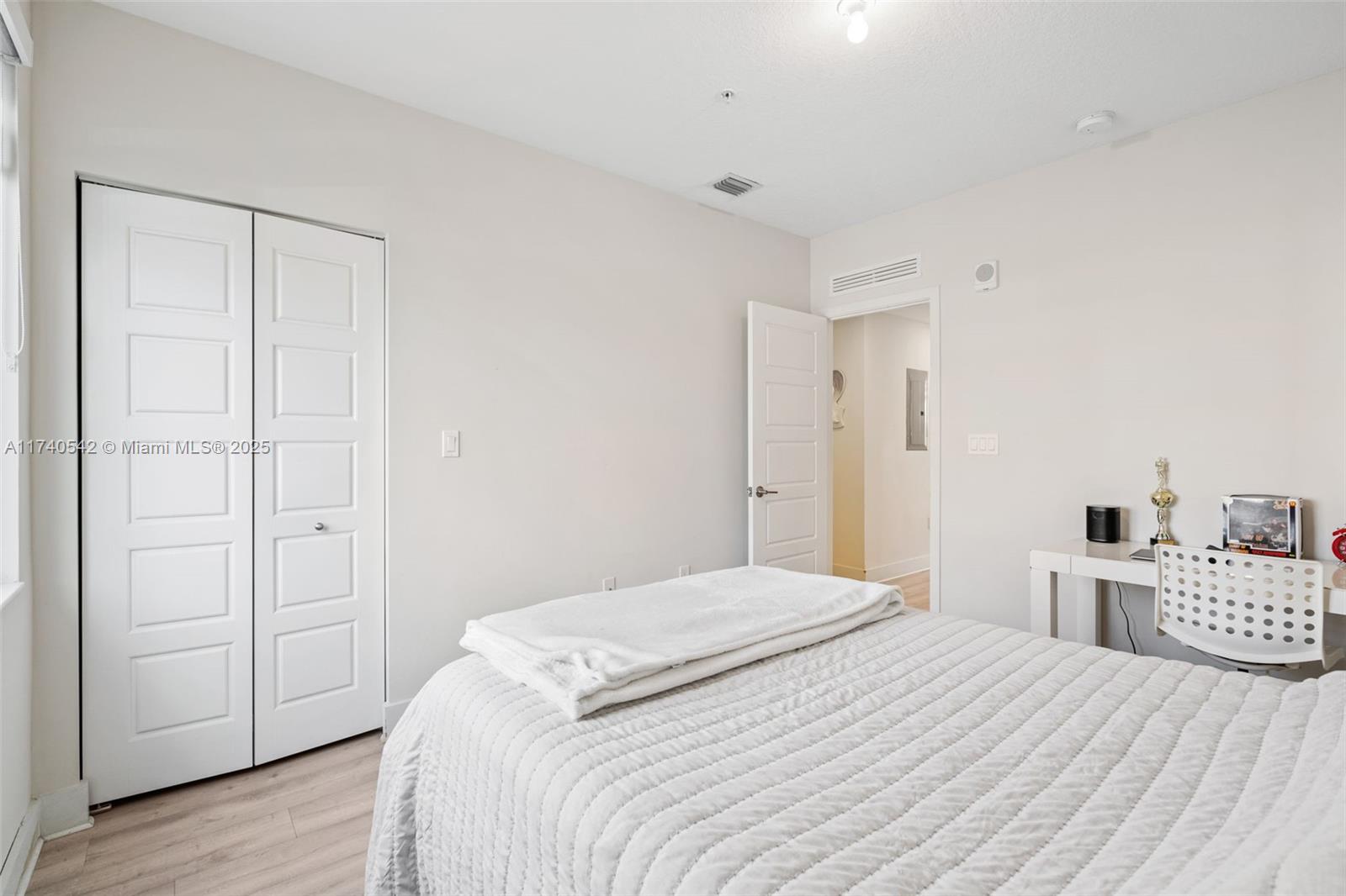 DOWNTOWN DORAL SOUTH PHAS - Residential