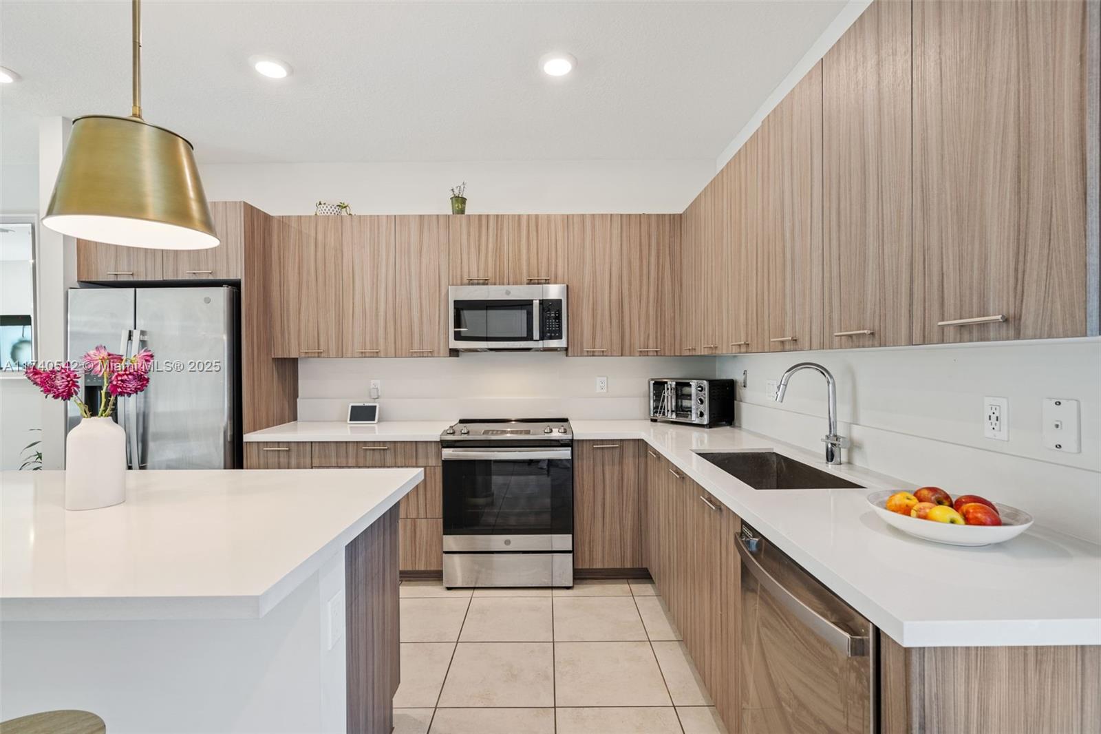 DOWNTOWN DORAL SOUTH PHAS - Residential