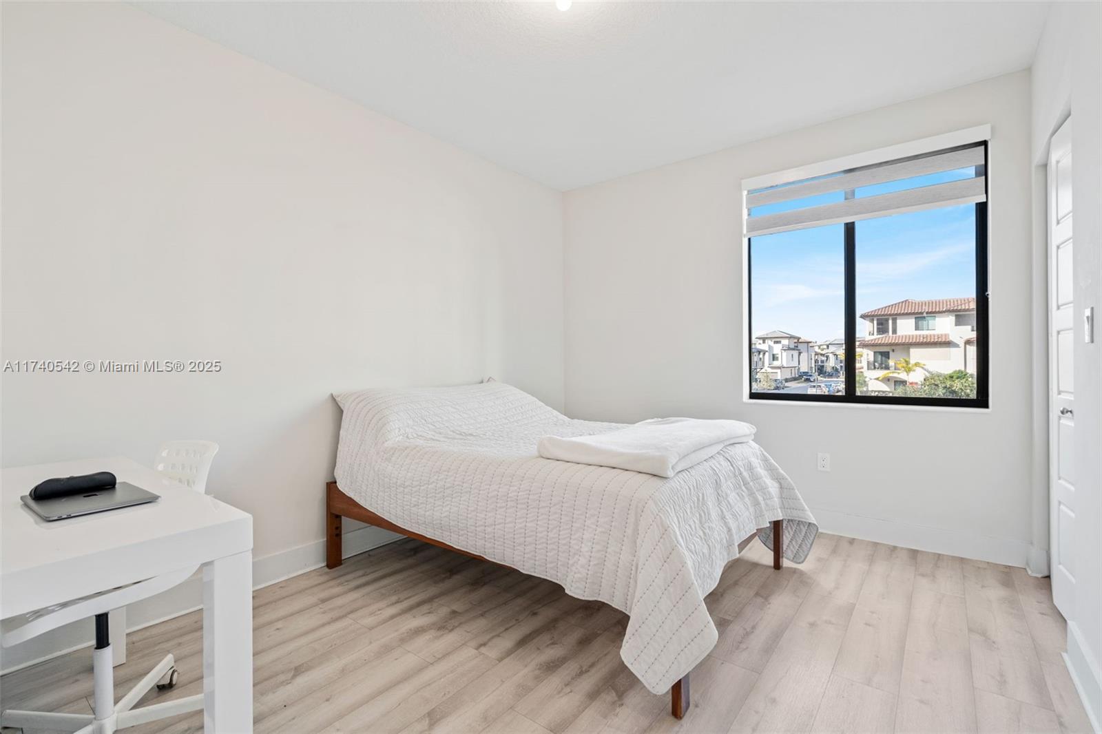 DOWNTOWN DORAL SOUTH PHAS - Residential