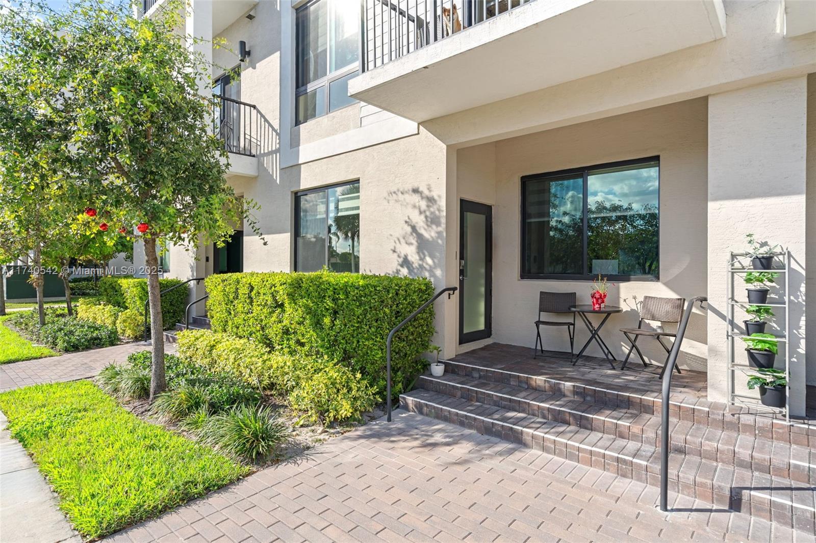 8301 Nw 41st St B-102, Doral, Miami-Dade County, Florida - 4 Bedrooms  
3 Bathrooms - 
