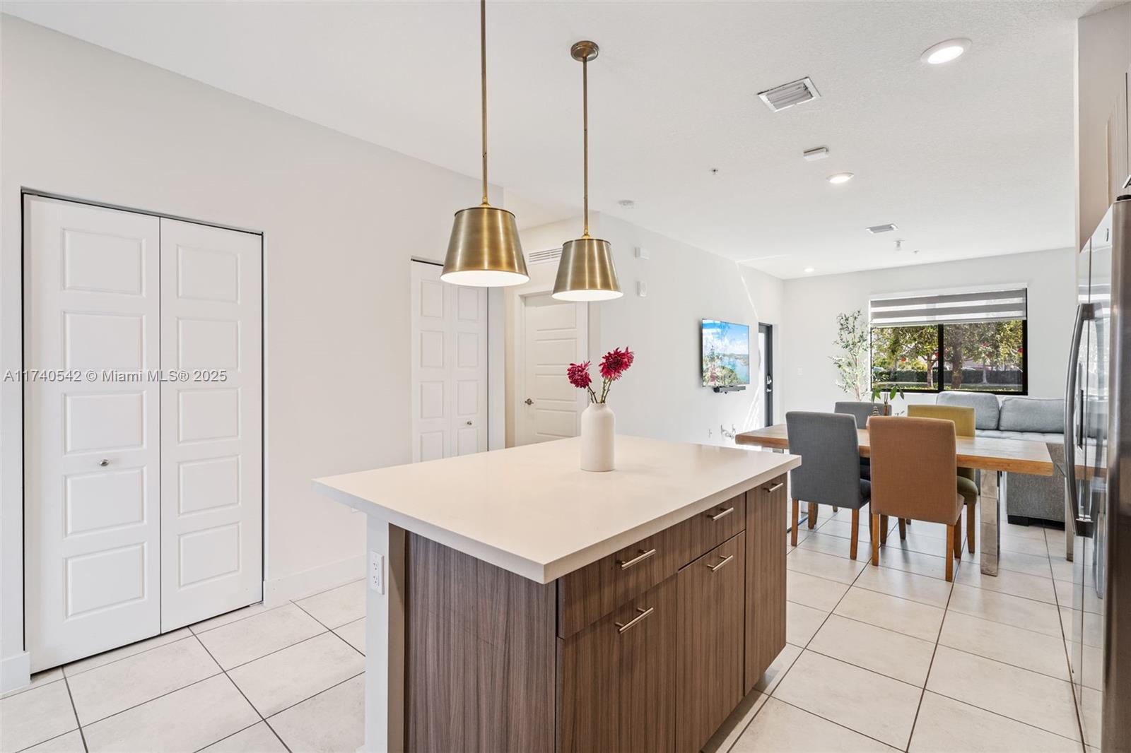 DOWNTOWN DORAL SOUTH PHAS - Residential