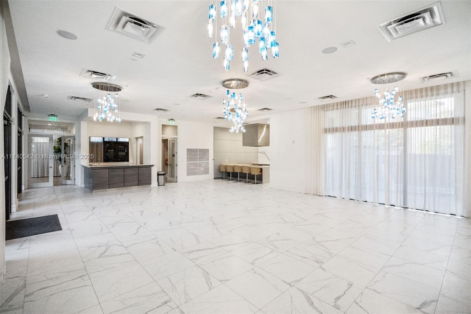 DOWNTOWN DORAL SOUTH PHAS - Residential
