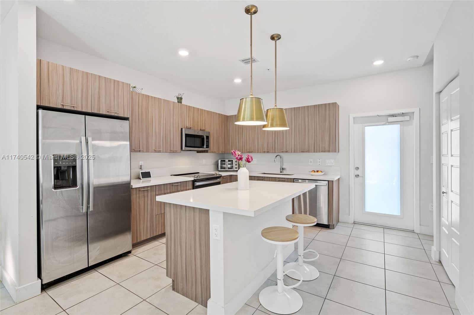 DOWNTOWN DORAL SOUTH PHAS - Residential