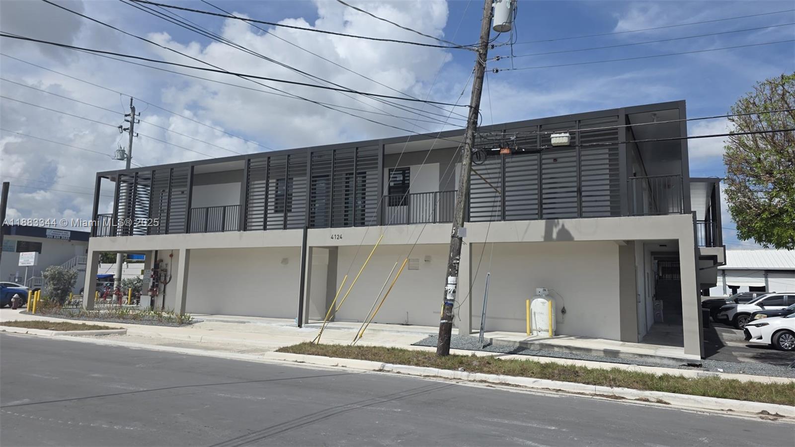 INGLESIDE PARK - Residential Lease