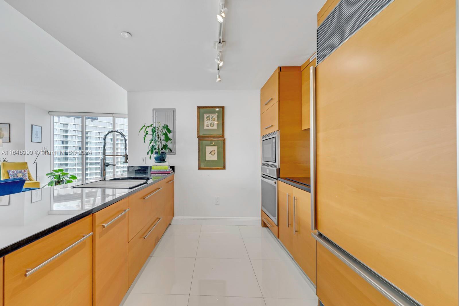 ICONBRICKELL CONDO NO 1 - Residential