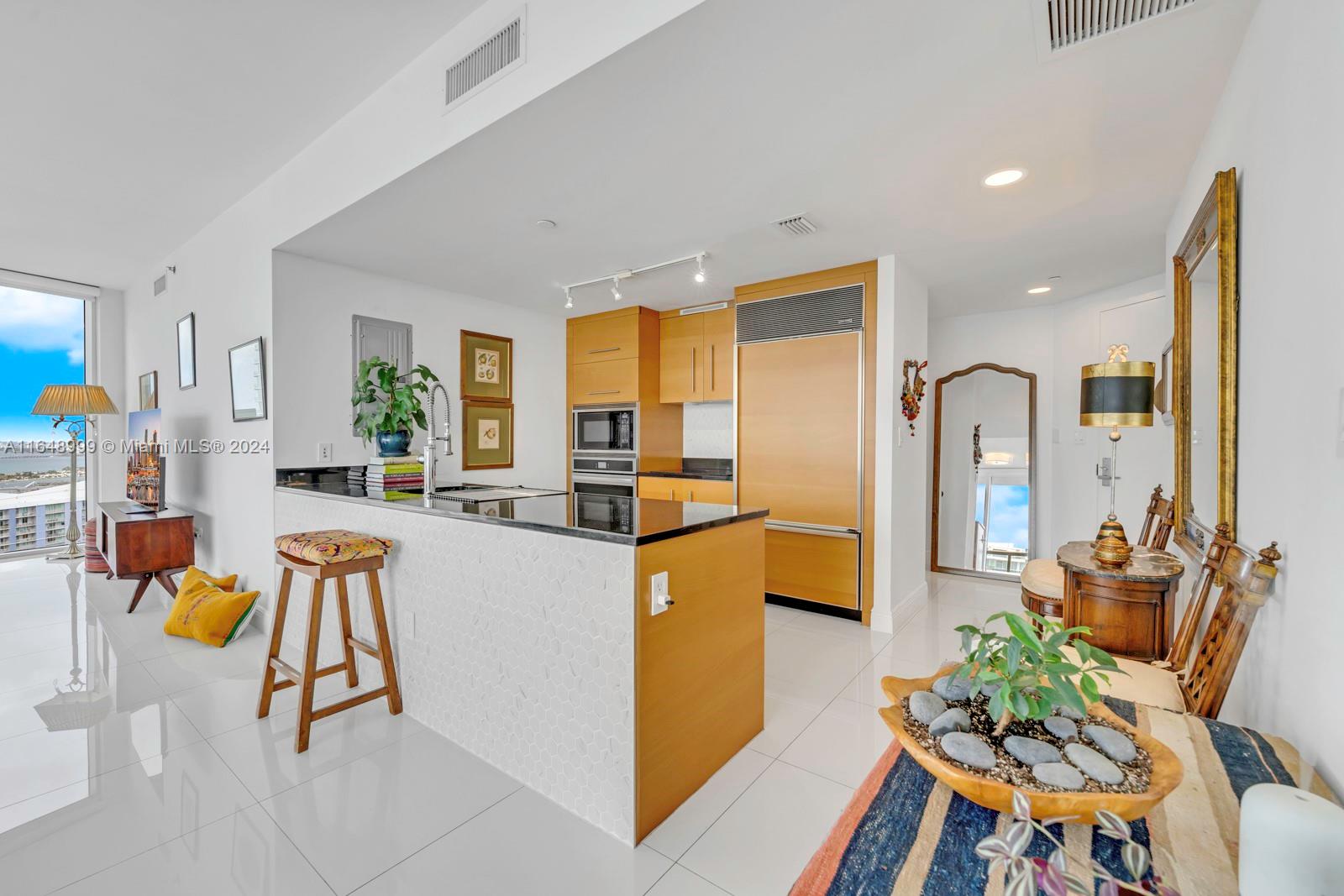ICONBRICKELL CONDO NO 1 - Residential