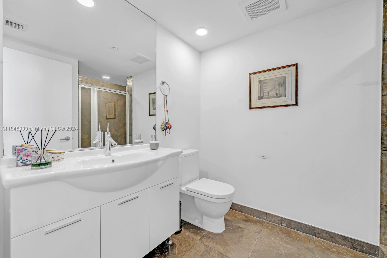 ICONBRICKELL CONDO NO 1 - Residential