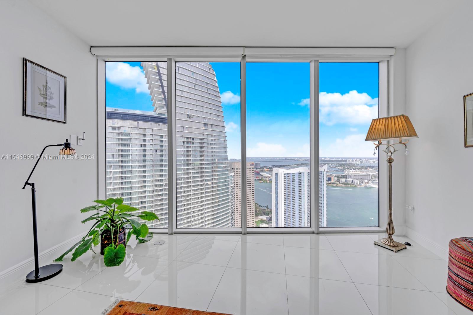 ICONBRICKELL CONDO NO 1 - Residential