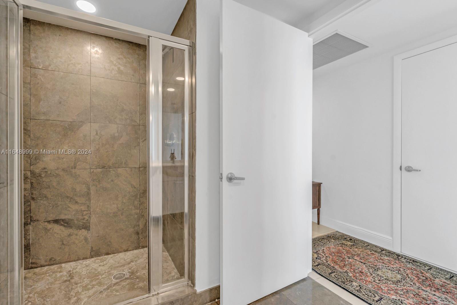 ICONBRICKELL CONDO NO 1 - Residential