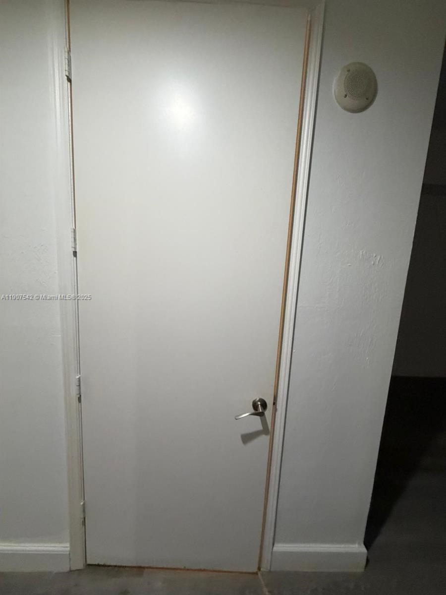 THE OAKS I CONDO - Residential