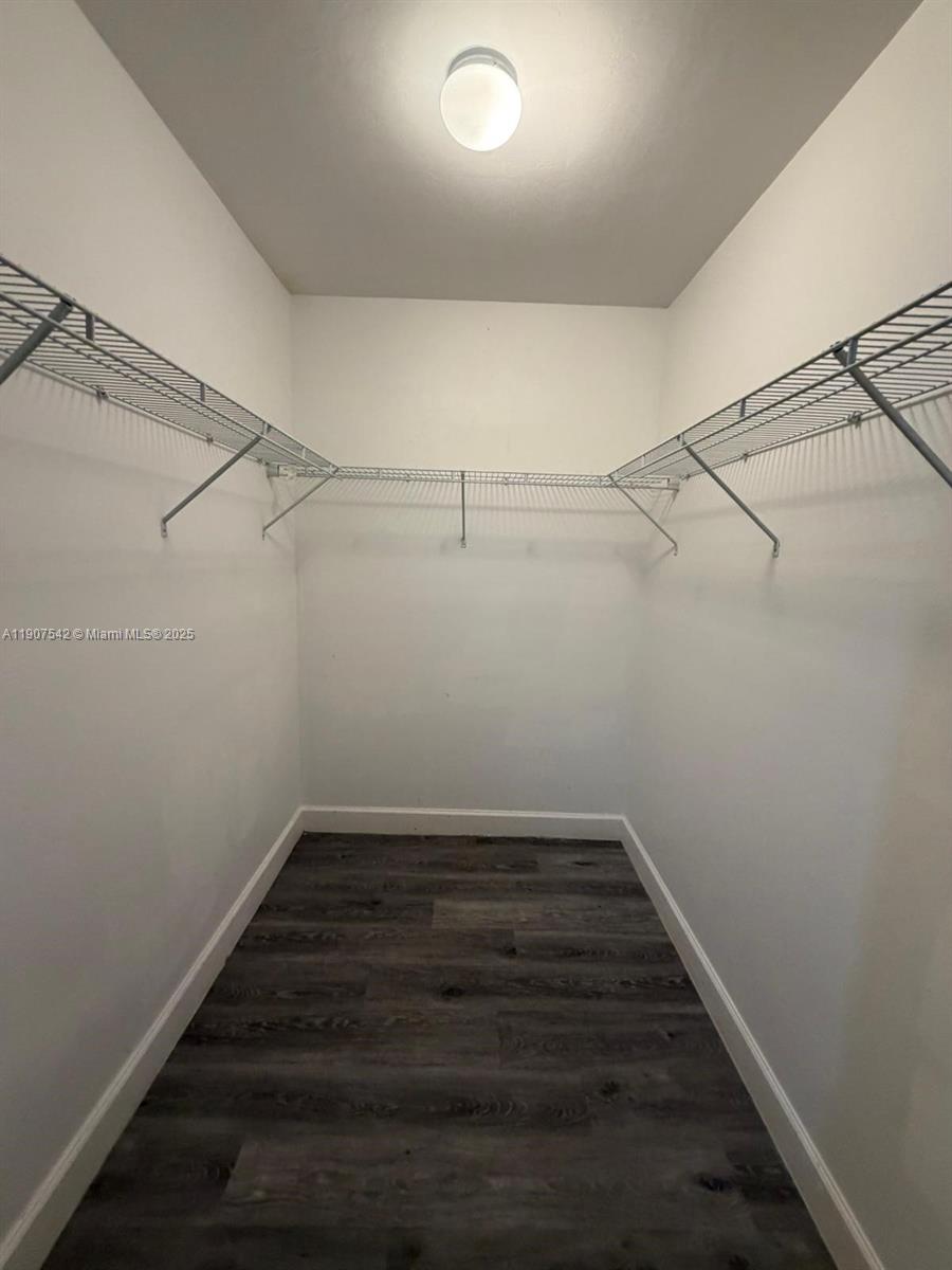 THE OAKS I CONDO - Residential