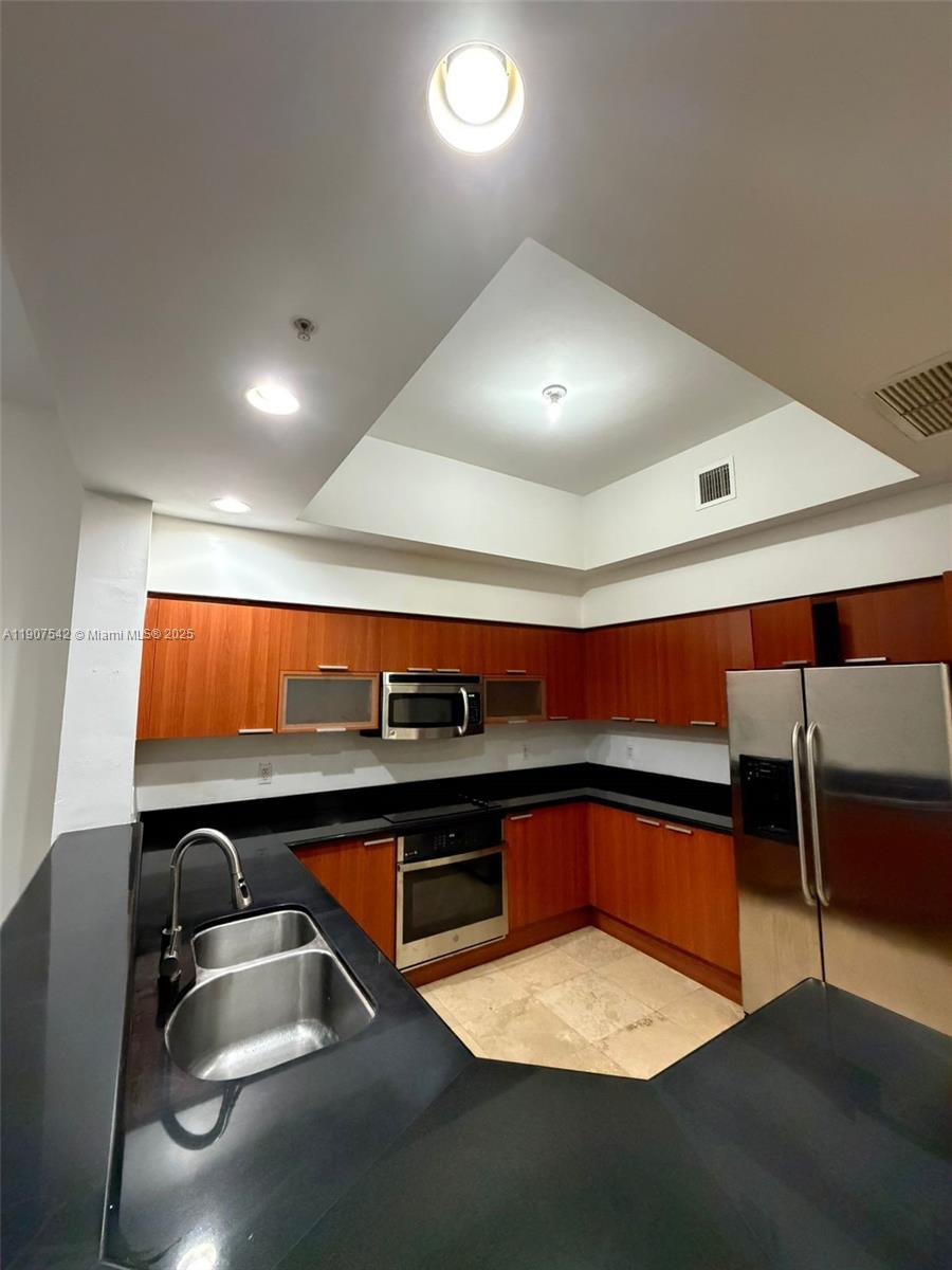 THE OAKS I CONDO - Residential