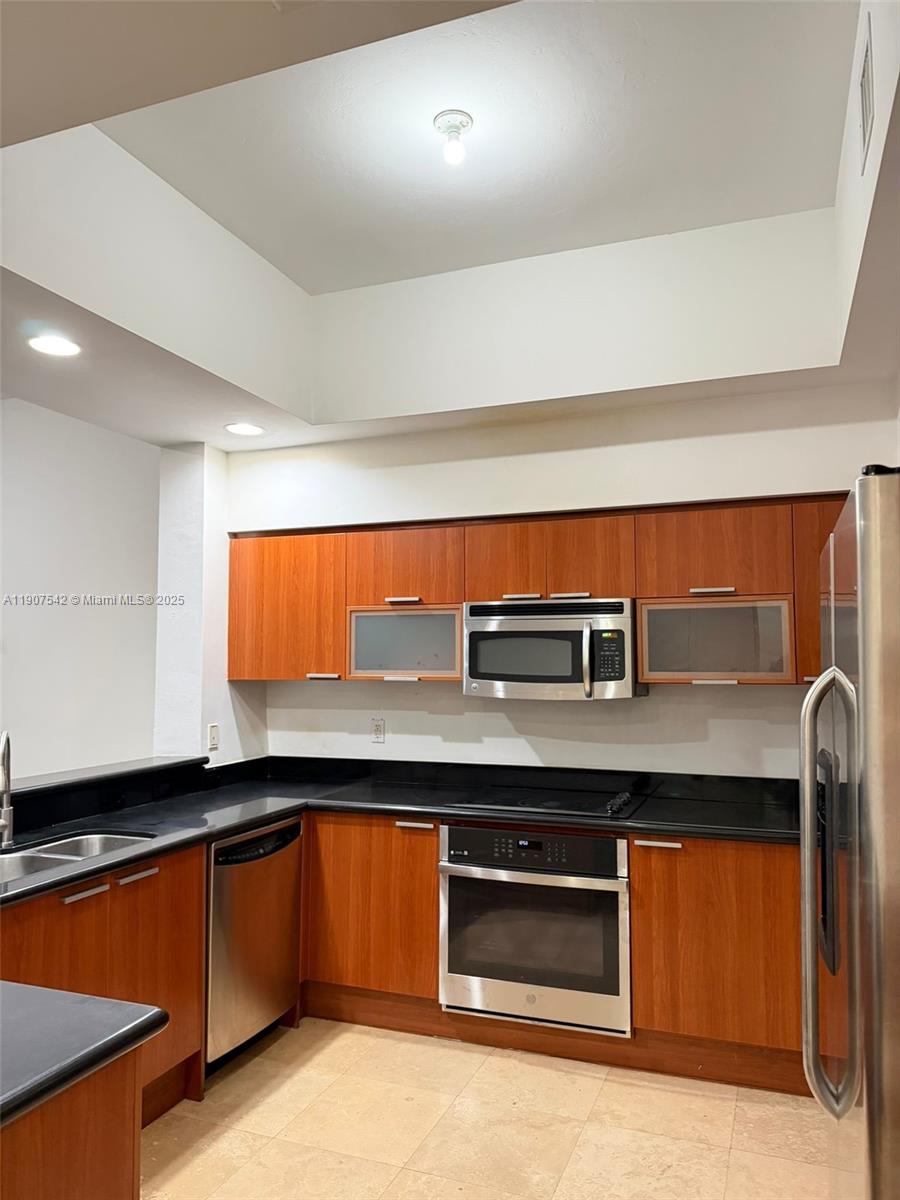 THE OAKS I CONDO - Residential