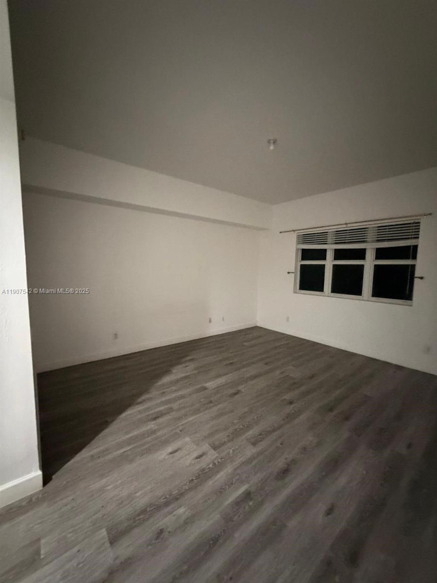 THE OAKS I CONDO - Residential