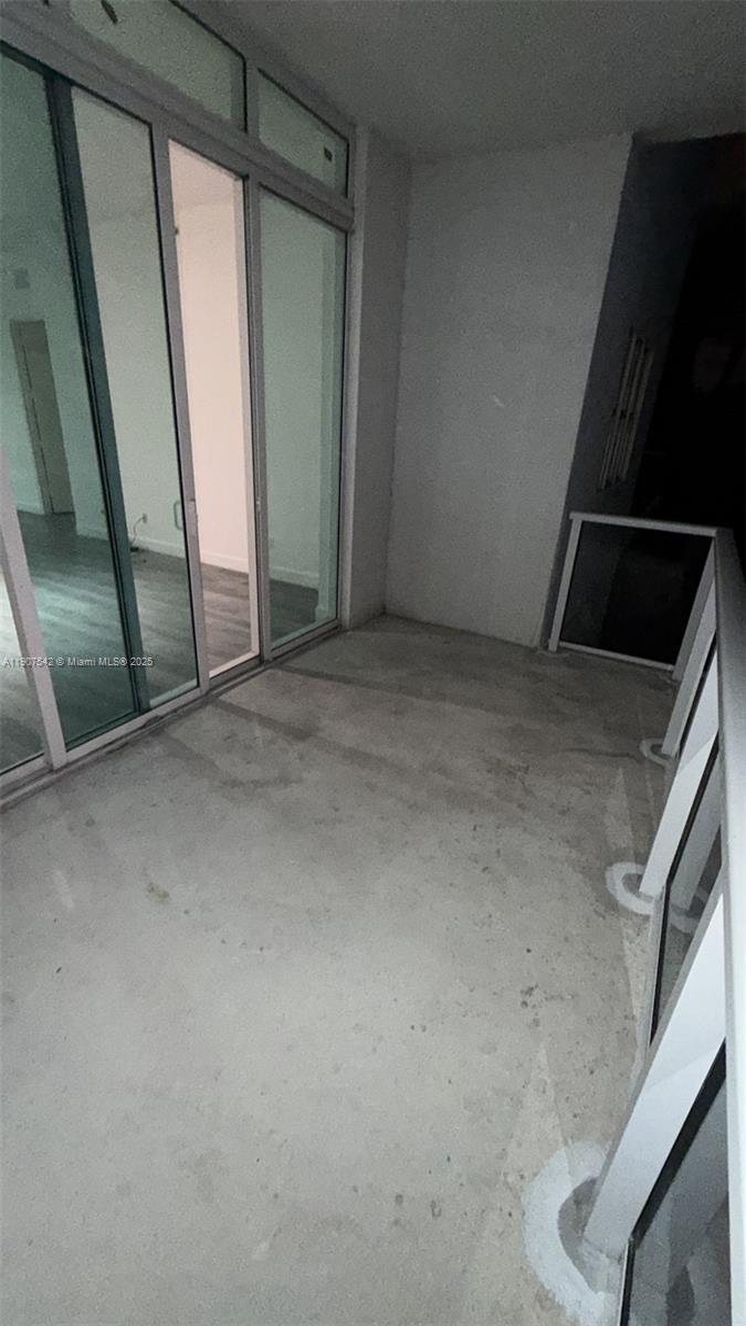 THE OAKS I CONDO - Residential