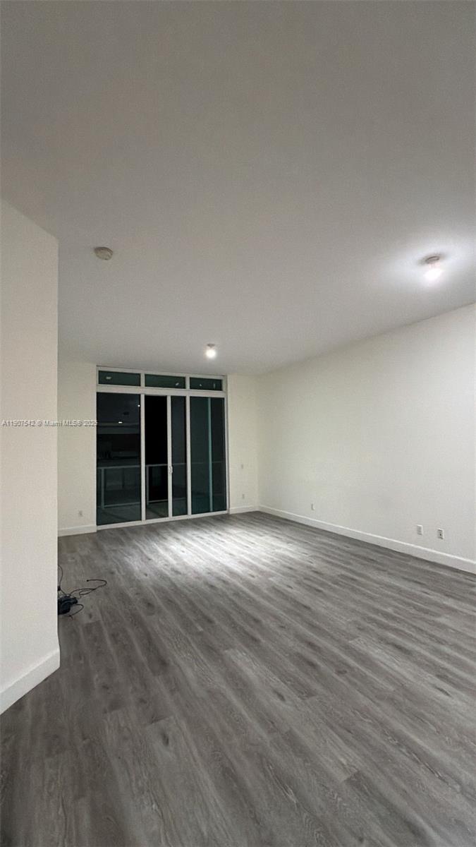 THE OAKS I CONDO - Residential