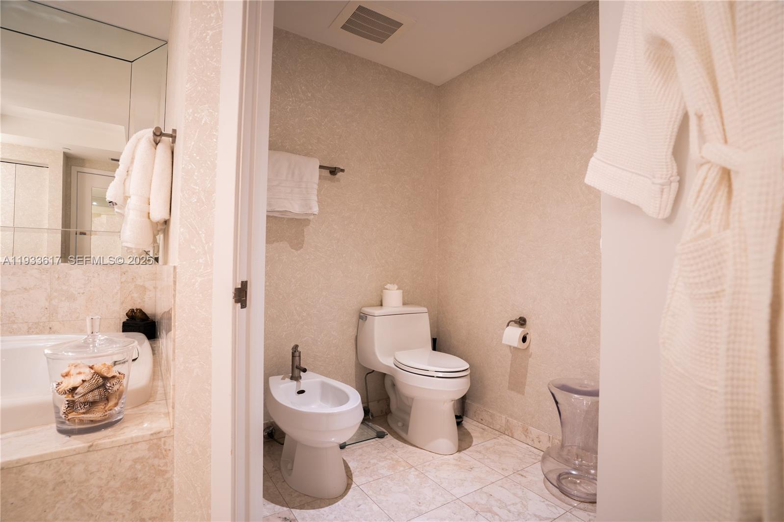 JADE RESIDENCES AT BRICKE - Residential