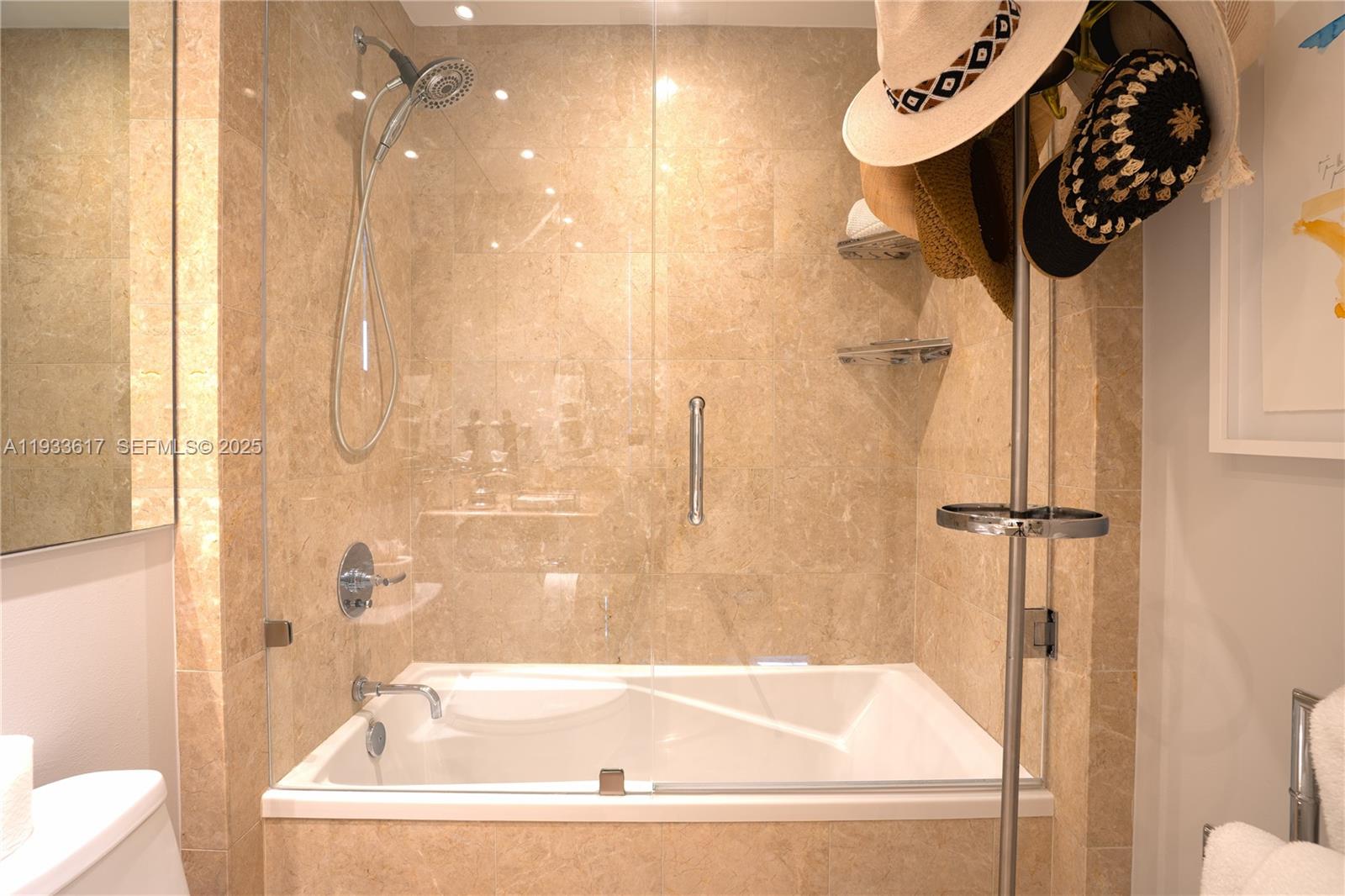 JADE RESIDENCES AT BRICKE - Residential