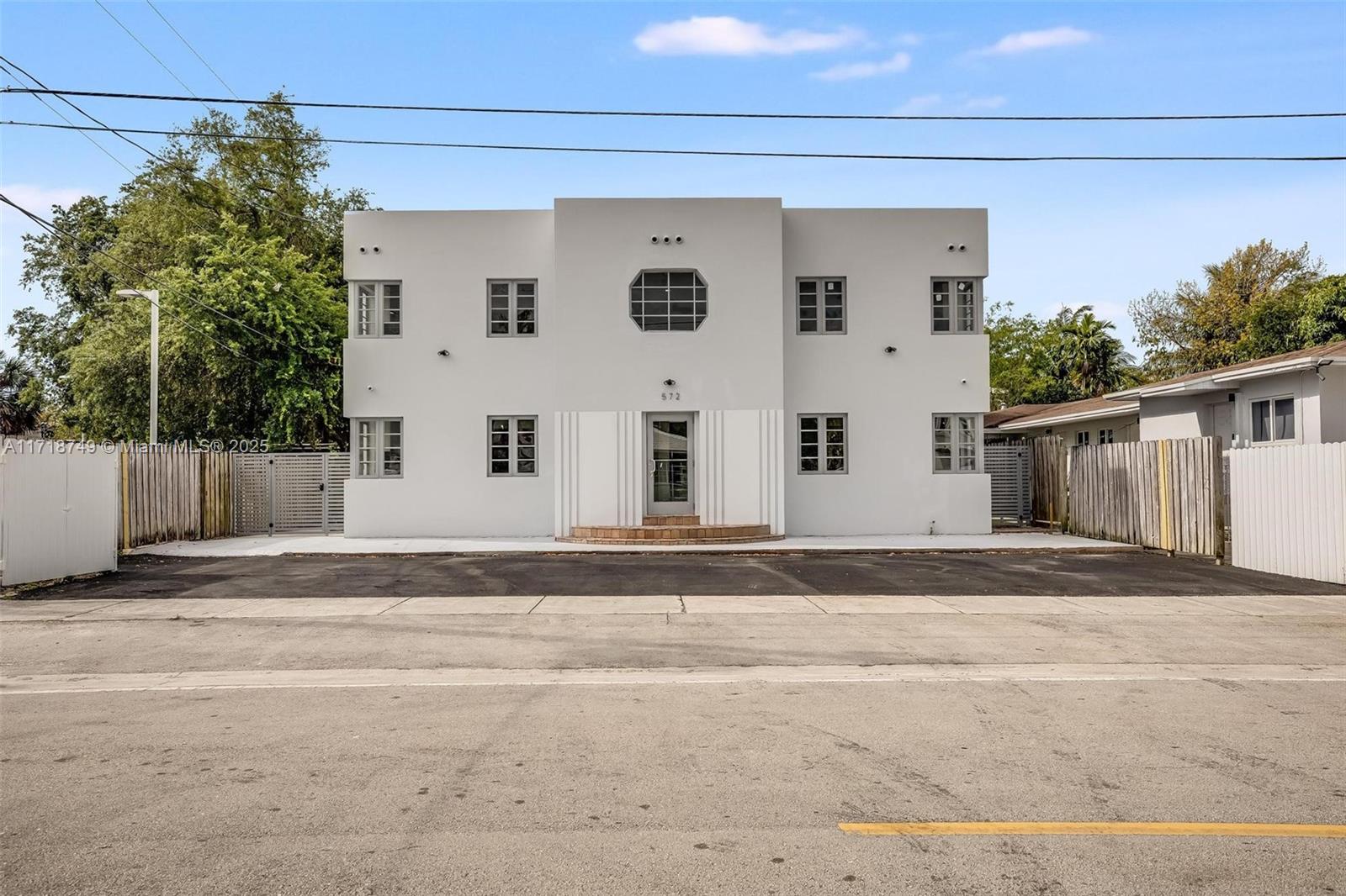 Rental Property at 572 Ne 67th St 3, Miami, Broward County, Florida - Bedrooms: 2 
Bathrooms: 1  - $2,200 MO.