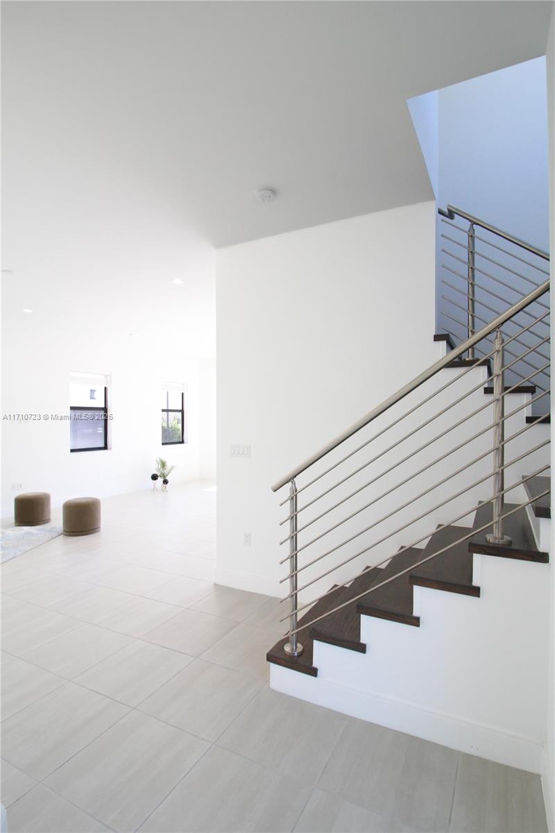 DOWNTOWN DORAL SOUTH PHAS - Residential