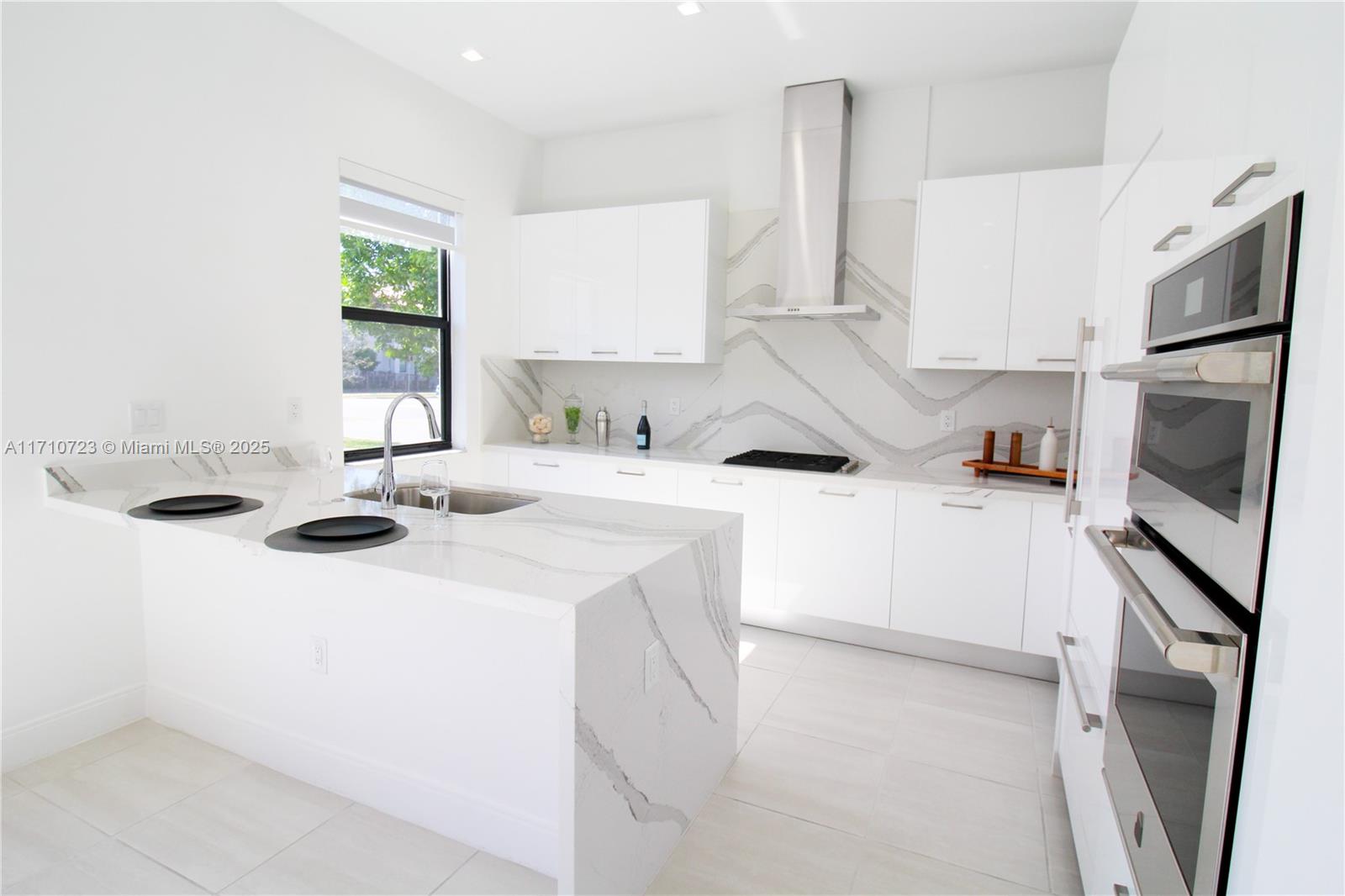 Property for Sale at 4311 Nw 82nd Ave, Doral, Miami-Dade County, Florida - Bedrooms: 3 
Bathrooms: 4  - $1,069,000