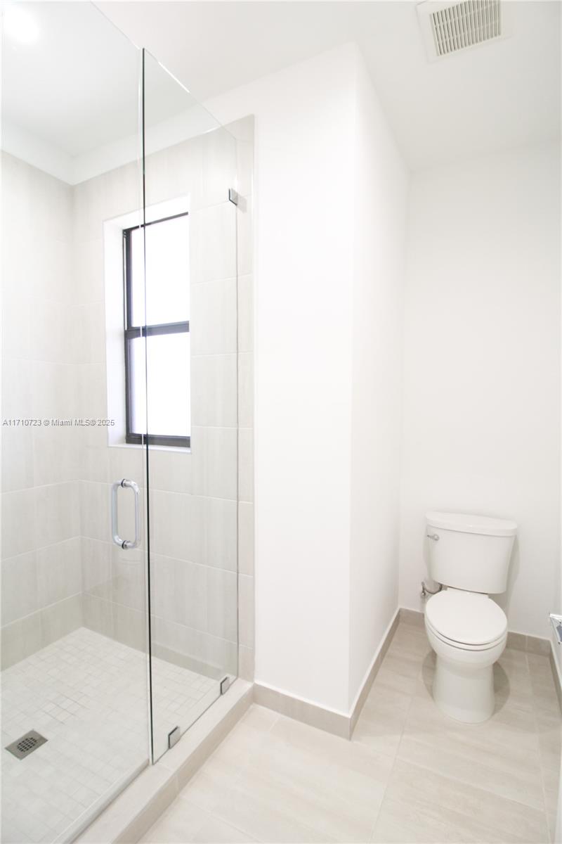 DOWNTOWN DORAL SOUTH PHAS - Residential