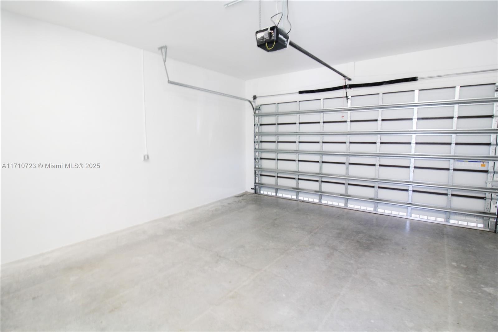 DOWNTOWN DORAL SOUTH PHAS - Residential