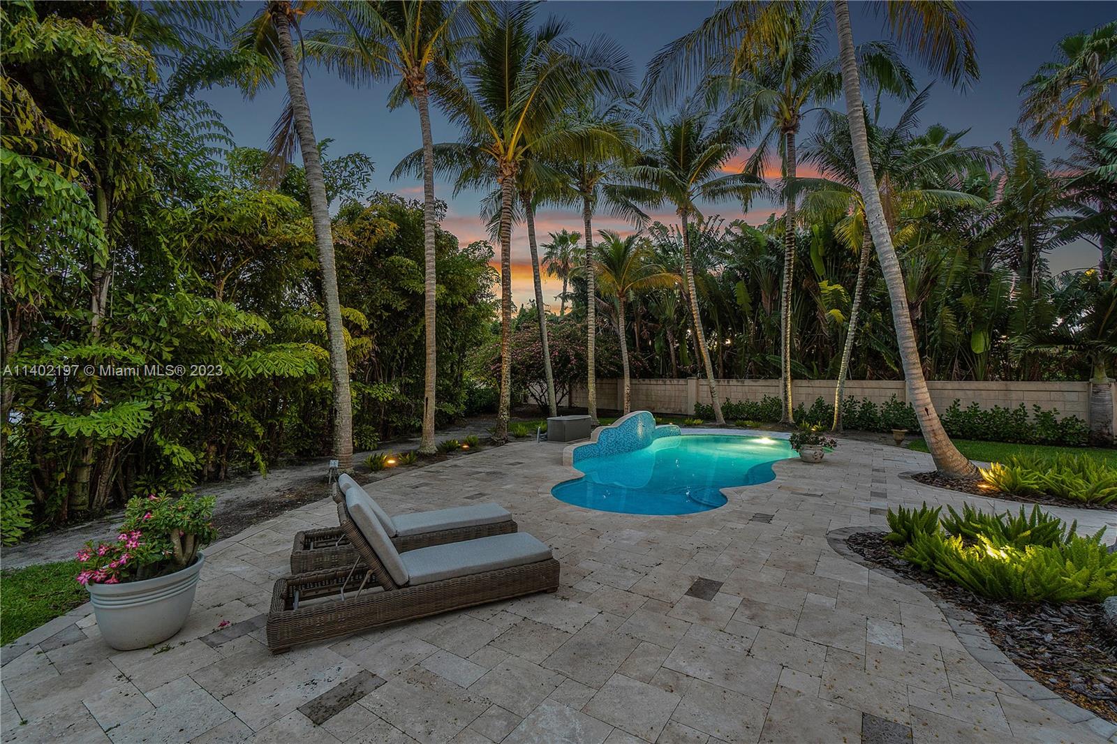 PALM COVE - Residential