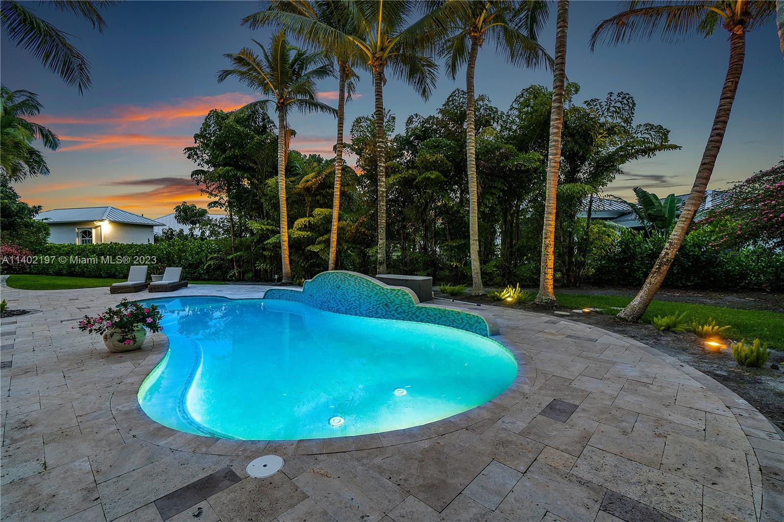 PALM COVE - Residential