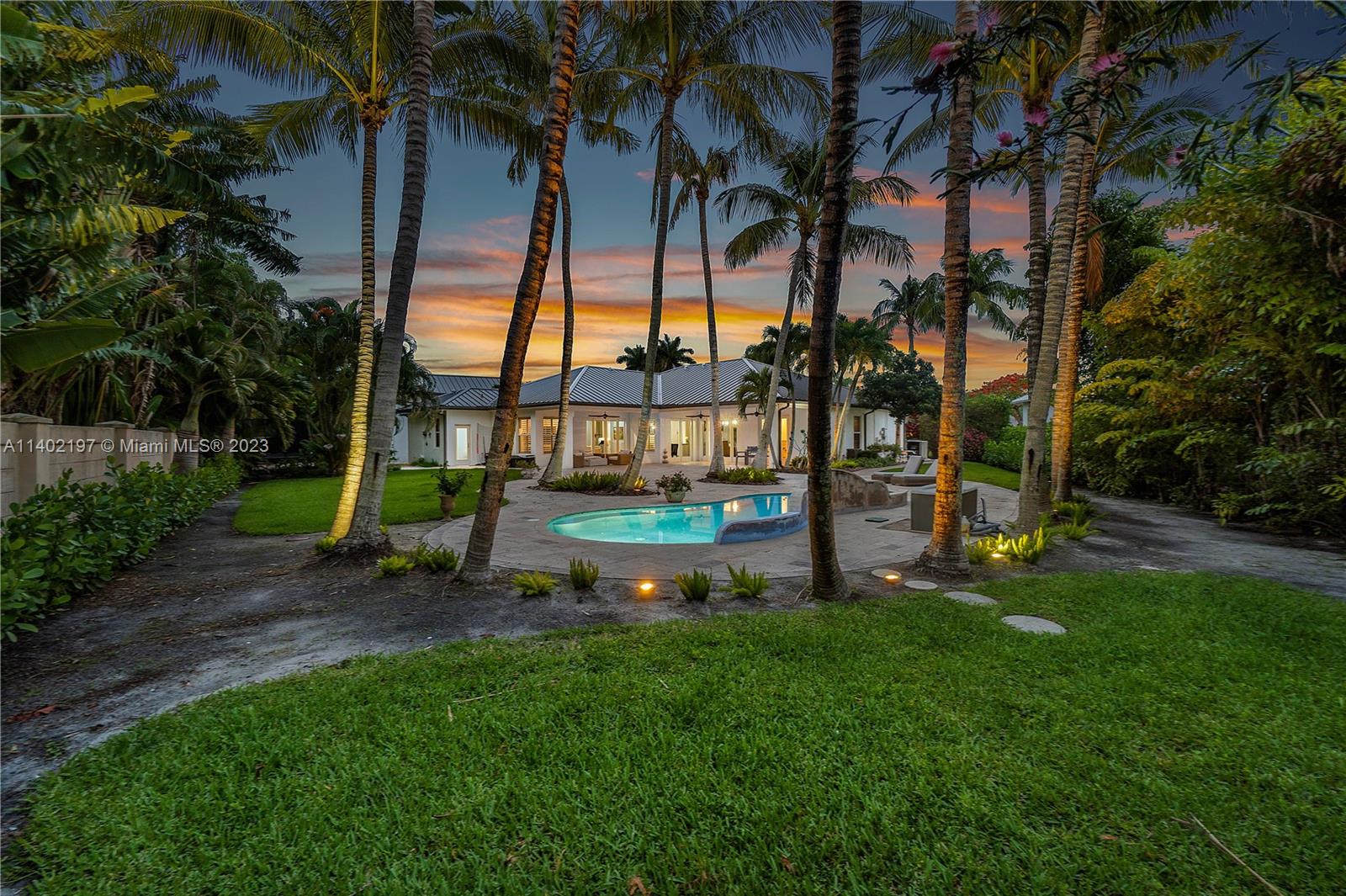 PALM COVE - Residential