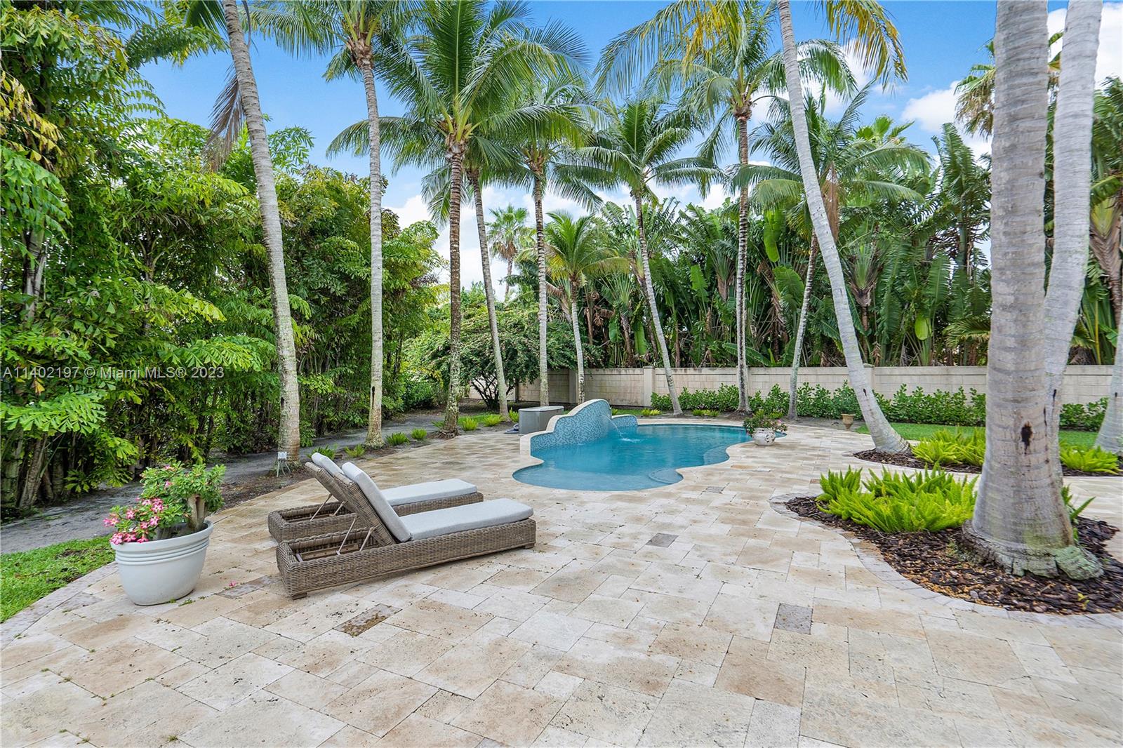 PALM COVE - Residential