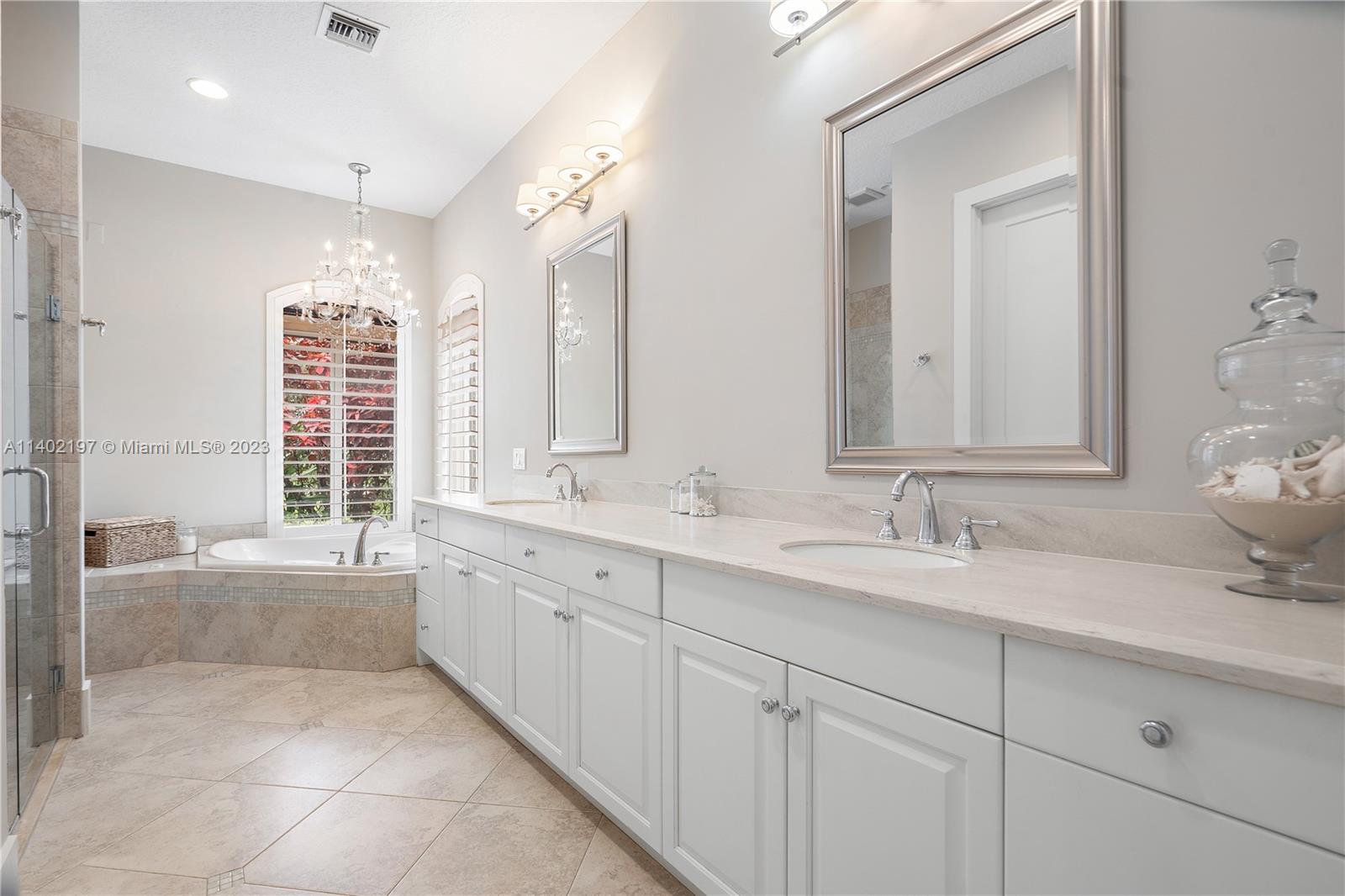 PALM COVE - Residential