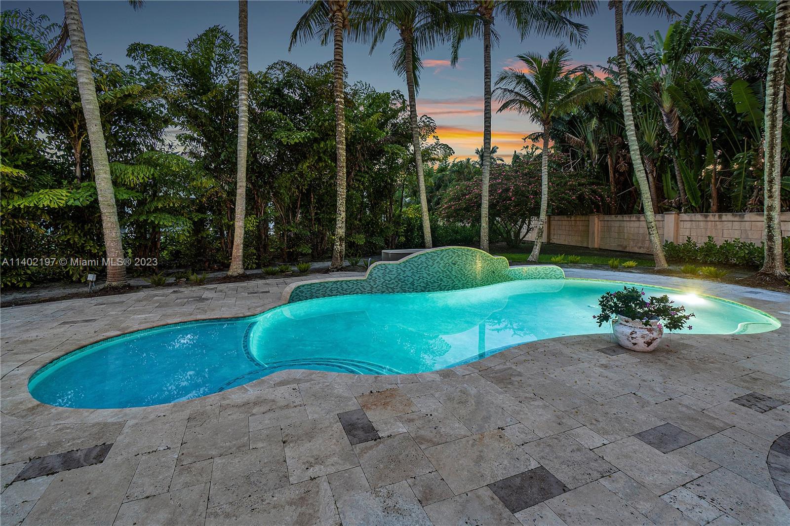 PALM COVE - Residential