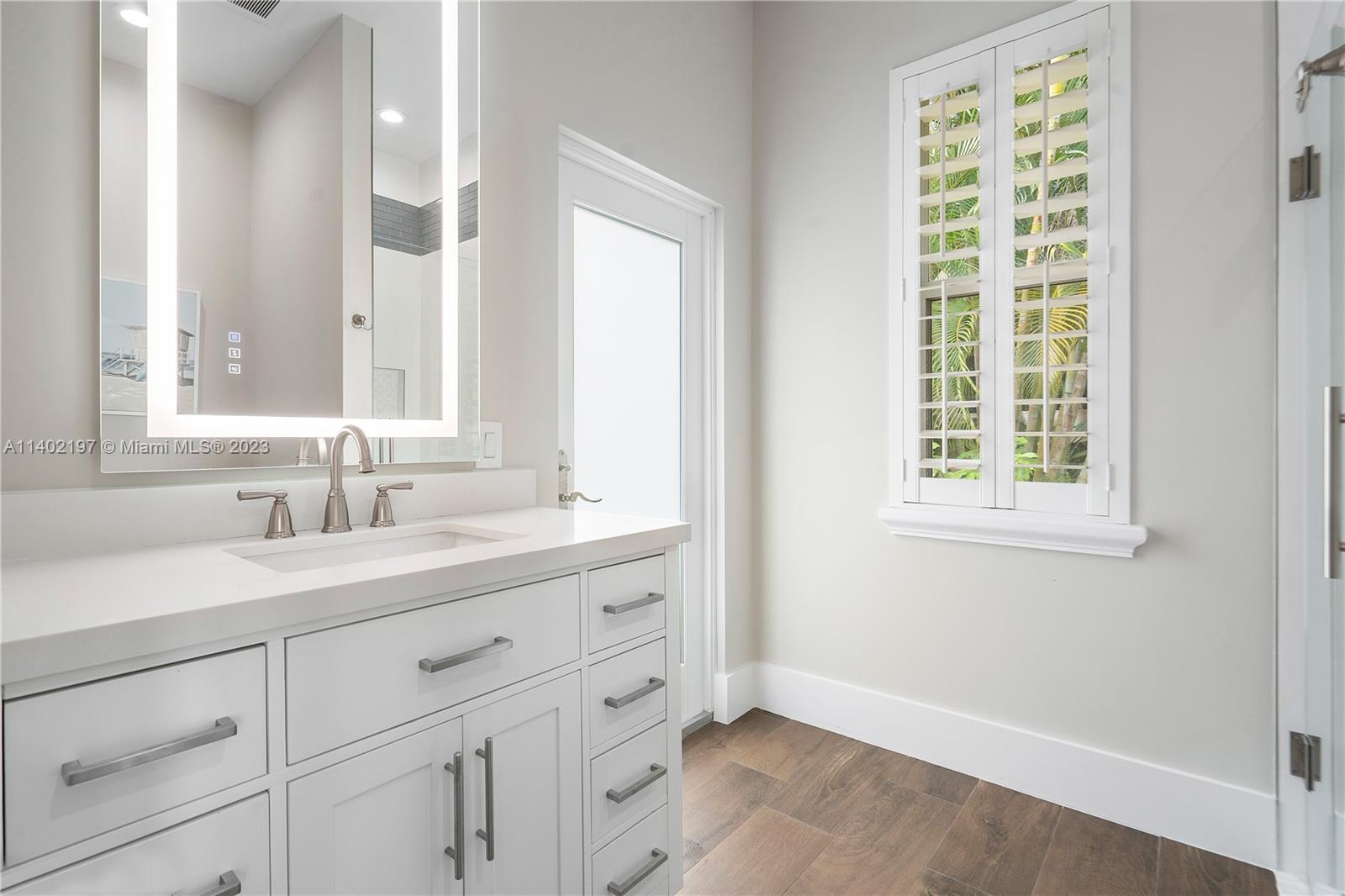 PALM COVE - Residential