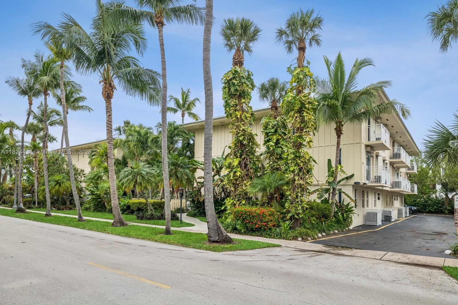 255 Sunrise Dr 107, Key Biscayne, FL, 33149/$550,000 1 255 Sunrise Dr 107