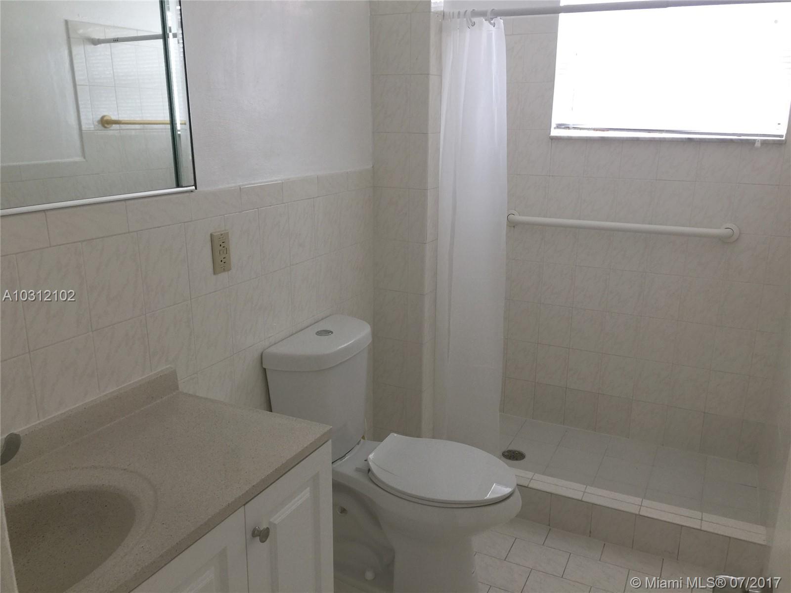 AMD MIAMI SUBURBAN ACRES - Residential Lease