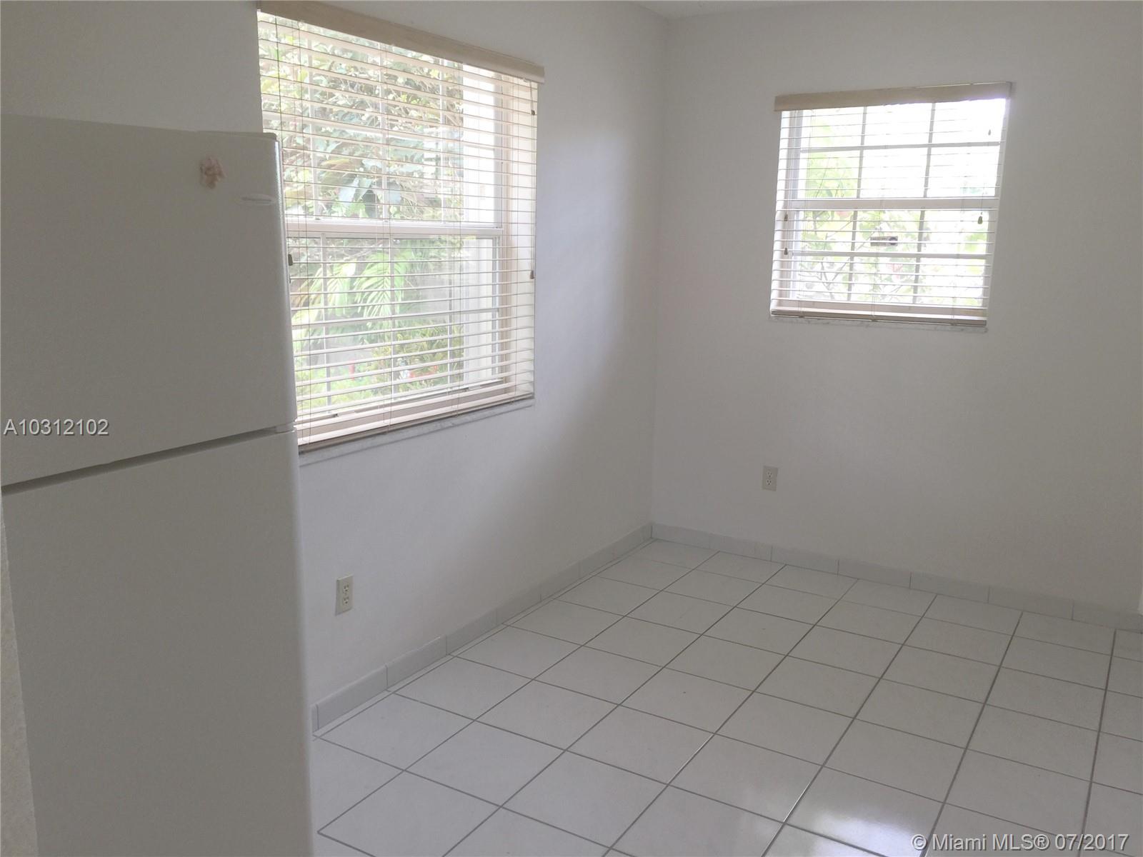 AMD MIAMI SUBURBAN ACRES - Residential Lease