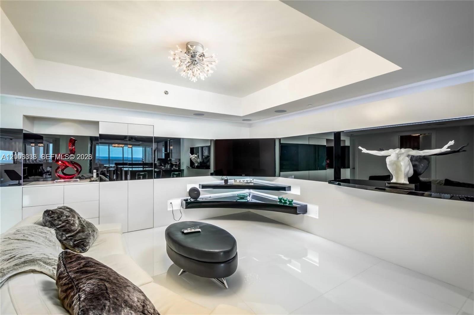 2711 HOLLYWOOD BEACH COND - Residential